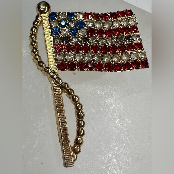 American Flag Pin Red, White and Blue Crystals on Gold Tone Metal. ￼ - Picture 3 of 5